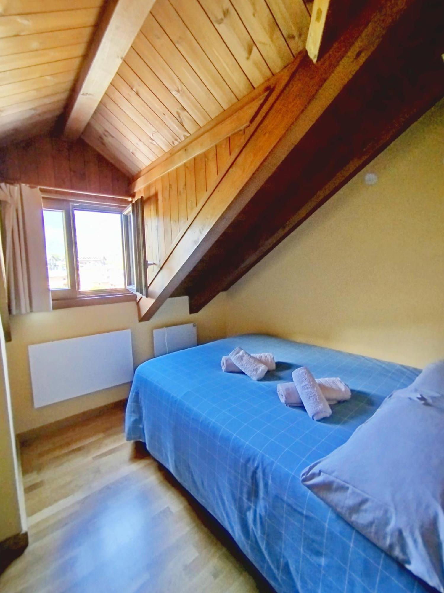 Apartaments Sort Pirineus Exteriör bild