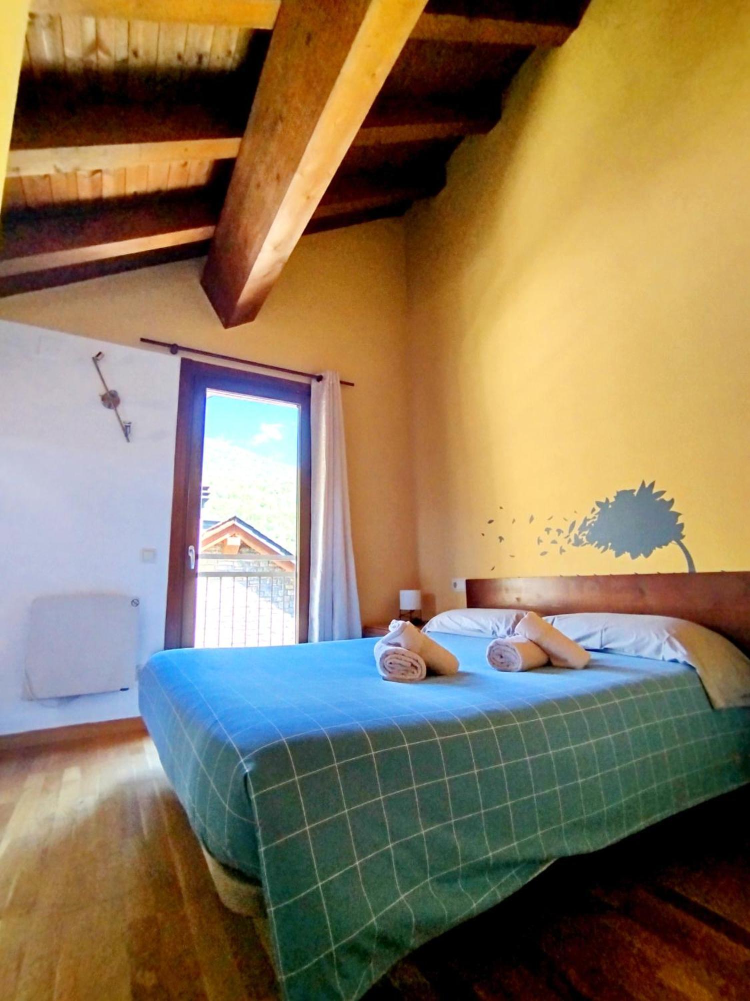 Apartaments Sort Pirineus Exteriör bild
